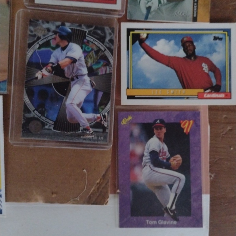 Assorted Baseball Trading Cards Collection - Picture 2 of 5
